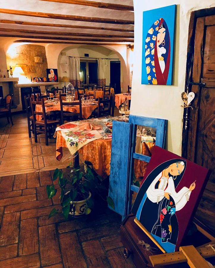 Locanda Tipica Sa Corte Oliena Zewnętrze zdjęcie