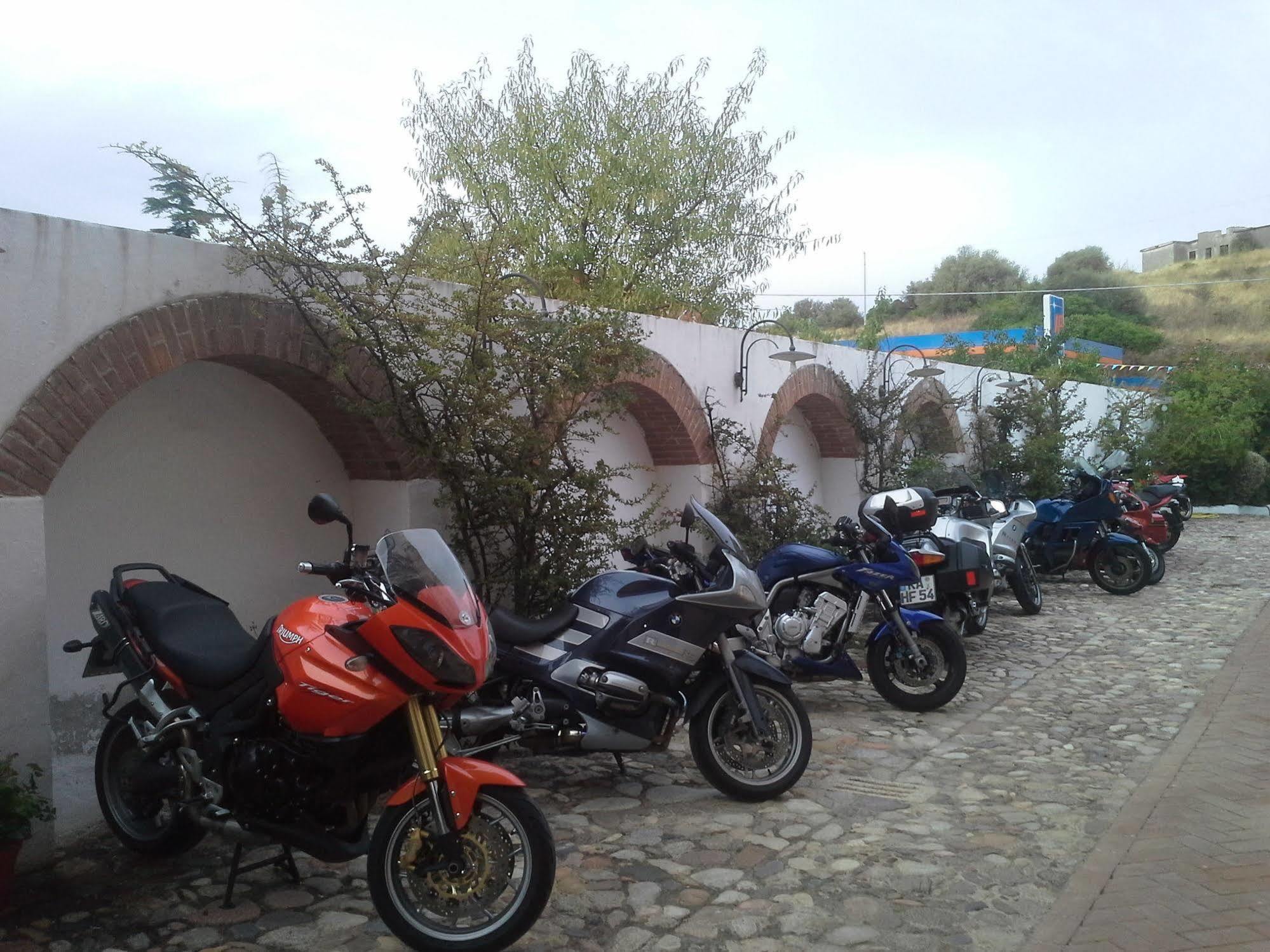 Locanda Tipica Sa Corte Oliena Zewnętrze zdjęcie